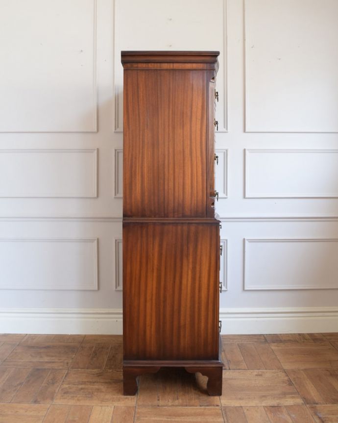 アンティークのチェスト　アンティーク家具　英国のアンティークチェスト、マホガニー材のチェスト・オン・チェスト。横顔も美しく！こんな風に見えますもちろん、横側もキレイに修復しているので、横顔もキレイです。(q-2129-f)