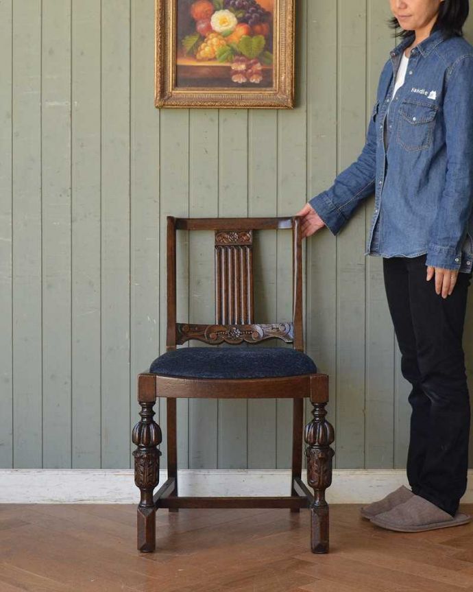 ダイニングチェア　アンティーク チェア　英国のオークチェア、高級感のあるバルボスレッグのアンティークチェア。英国らしい伝統の雰囲気が漂うチェア。(q-213-c)