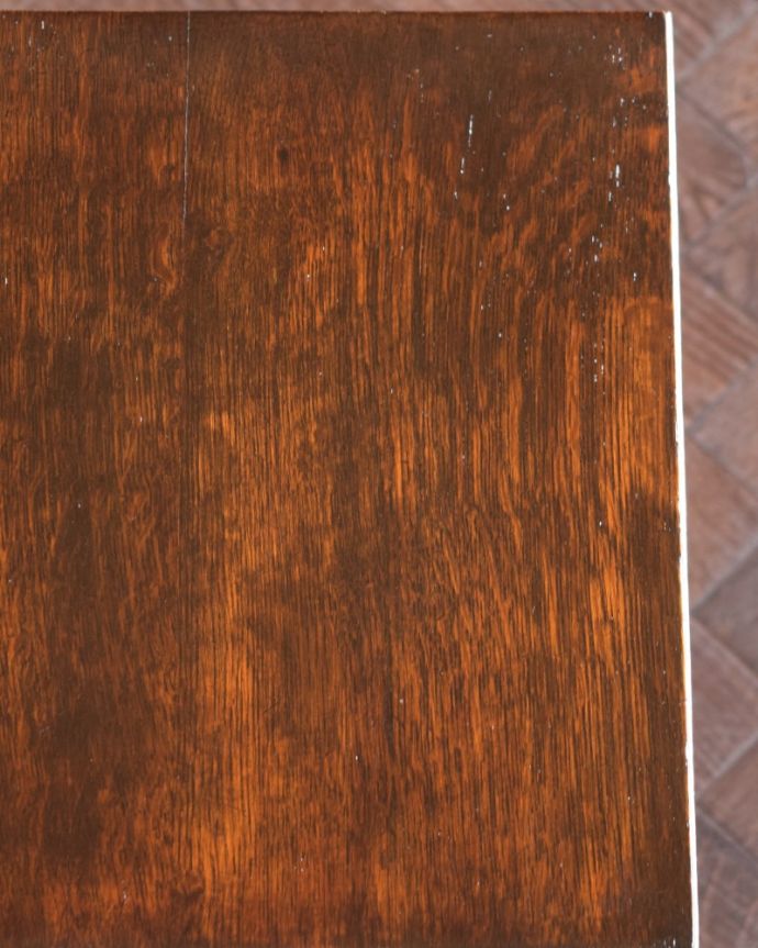 天然木のアンティーク家具の天板