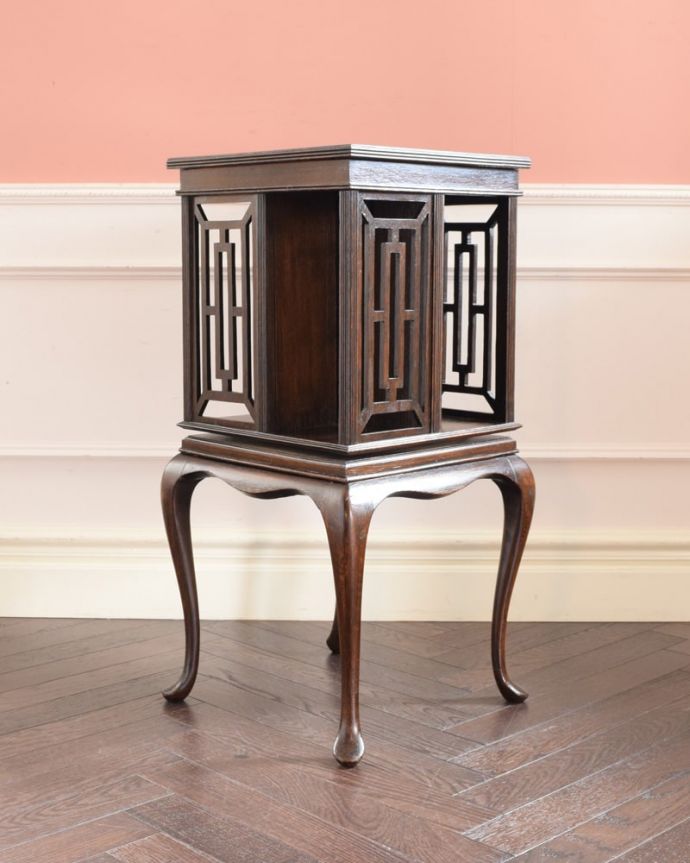 アンティーク本棚の側面