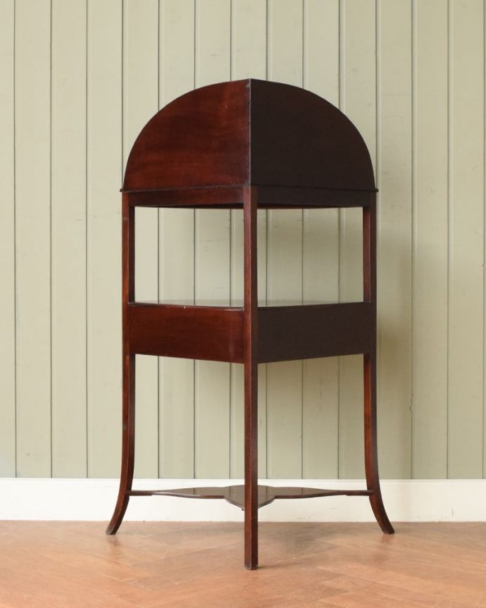 アンティークのチェスト　アンティーク家具　コーナーに置けるアンティーク家具、大理石天板のウォッシュスタンド。後ろ姿にも自信がありますアンティークは新品ではないので、経年変化によるキズはありますが、専門の職人がキレイにお直しをしているので、後姿までキレイです。(q-2134-f)