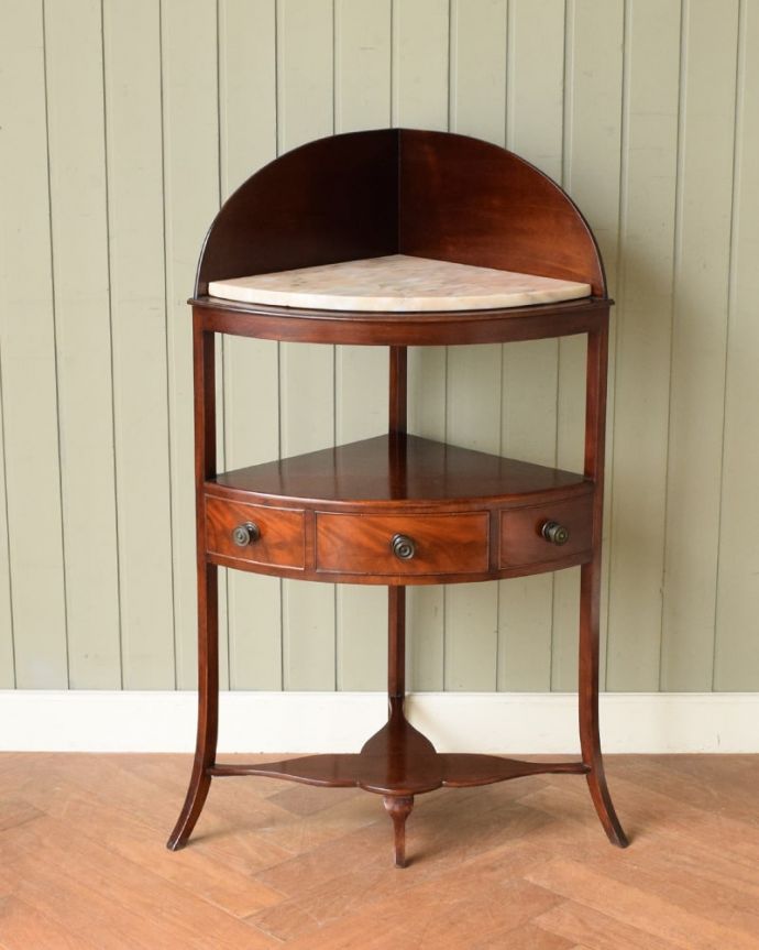 アンティークのチェスト　アンティーク家具　コーナーに置けるアンティーク家具、大理石天板のウォッシュスタンド。キレイに修復したので、安心して使って下さい。(q-2134-f)