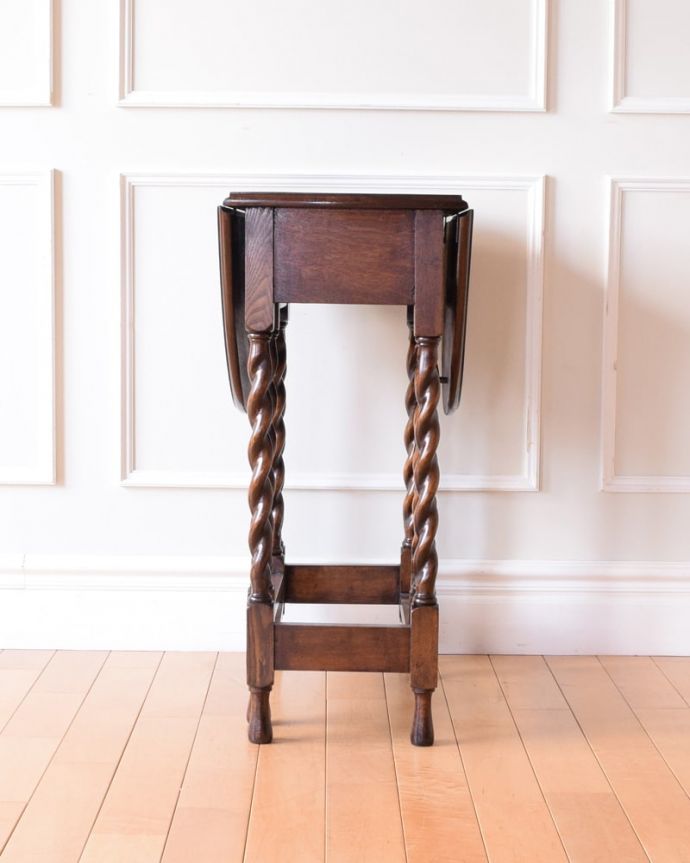 折り畳み式テーブルの側面