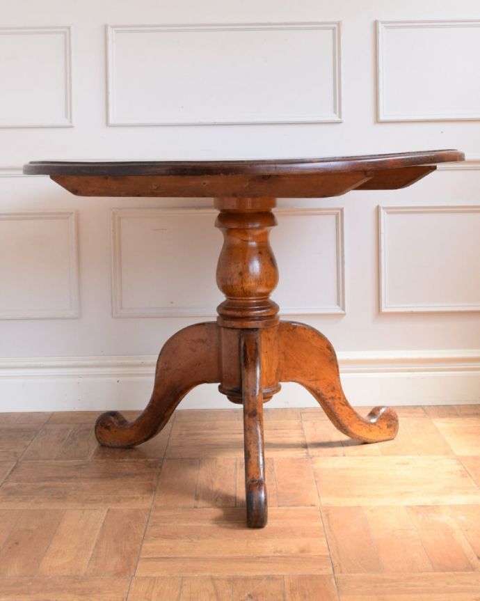 アンティークのテーブル　アンティーク家具　ラウンドテーブル。横から見てみると･･･テーブルを横から見るとこんな感じ。(q-2140-f)