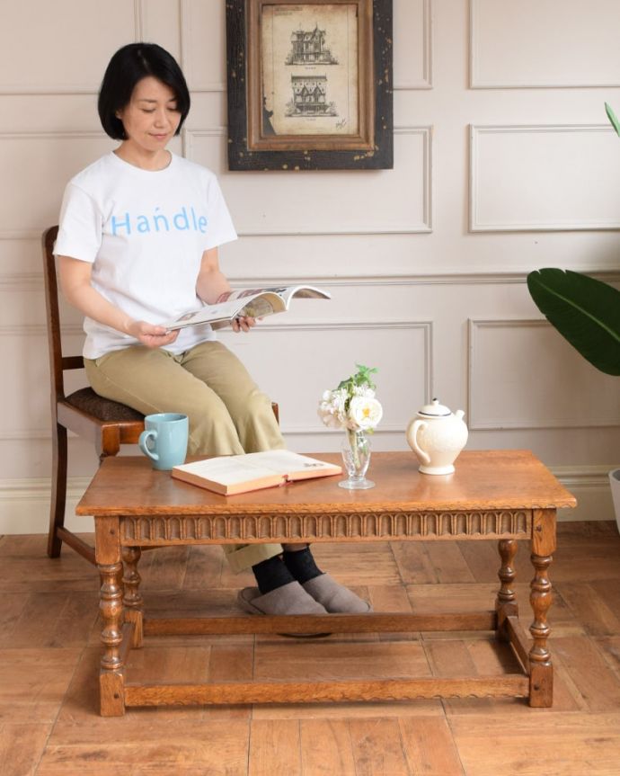 アンティークのコーヒーテーブル