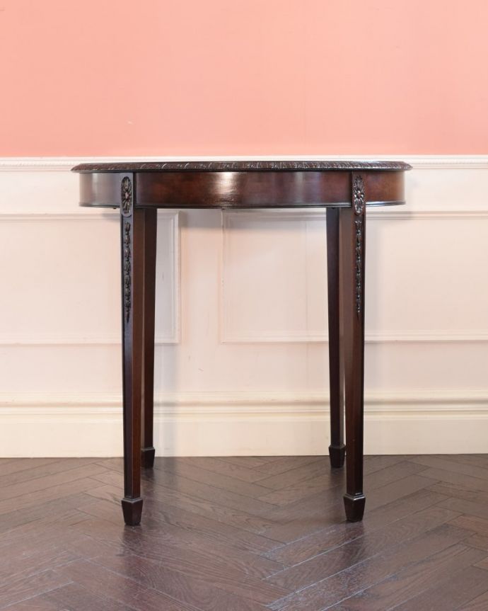 アンティーク家具の側面