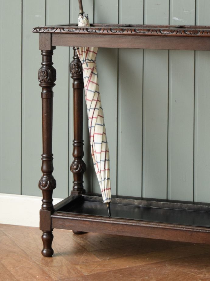 傘立てとして使うアンティーク家具