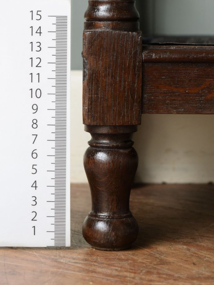 アンティーク家具の脚