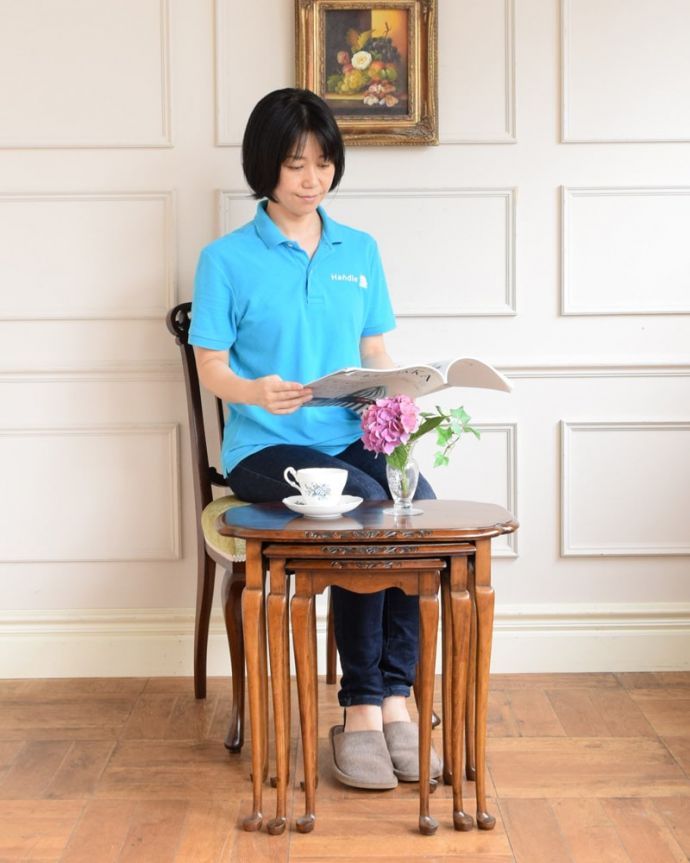 アンティークのネストテーブル