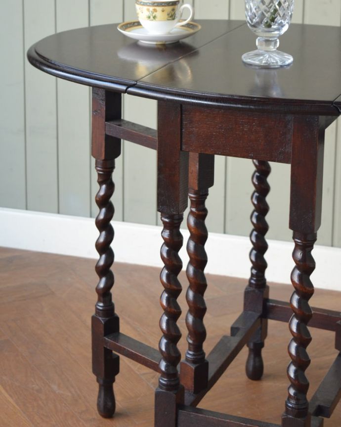アンティークのテーブル　アンティーク家具　ゲートレッグテーブル　自慢はやっぱりゲート（門）のような脚まるでゲート（門）が開くような脚の形から名前が付けられたゲートレッグテーブル。(q-2152-f)