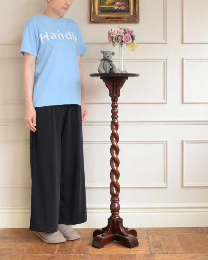 プランツスタンド・ケーキスタンド　アンティーク家具　プランツスタンド　スラッと背が高く美しいプランツスタンドアンティーク家具の中でもさらに贅沢なアンティーク。(q-2153-f)