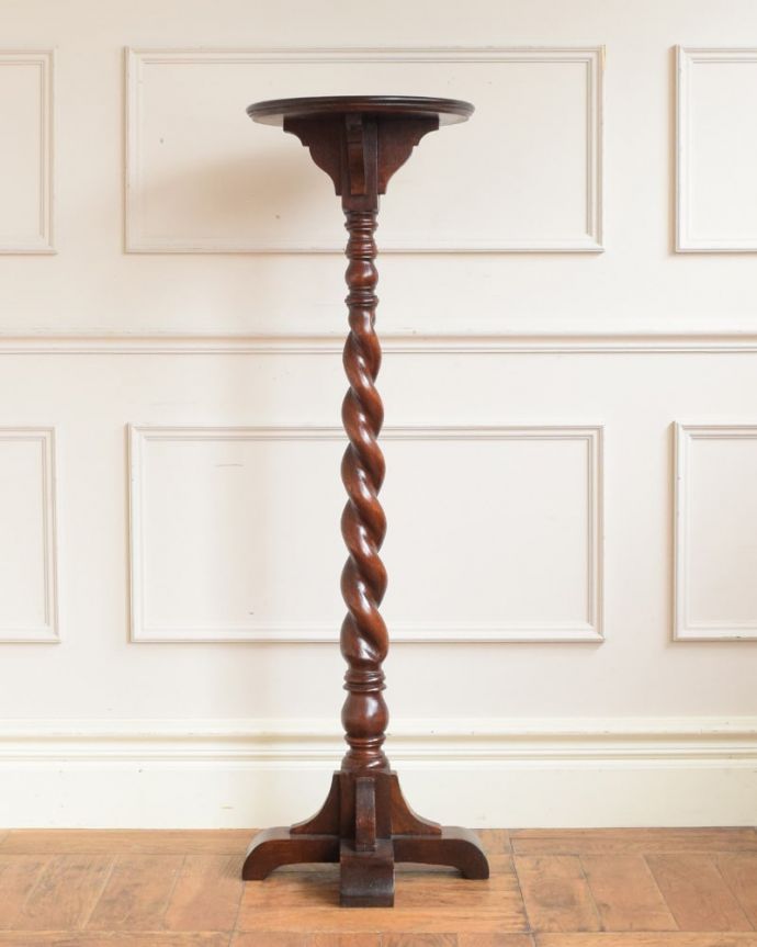 プランツスタンド・ケーキスタンド　アンティーク家具　プランツスタンド　横から見てもステキ角度を変えてみてみると、こんな感じです。(q-2153-f)