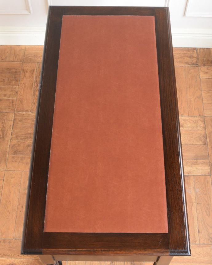 アンティークのデスク・書斎机　アンティーク家具　ライティングテーブル（デスク）　天板もピカピカにお直ししました。(q-2157-f)