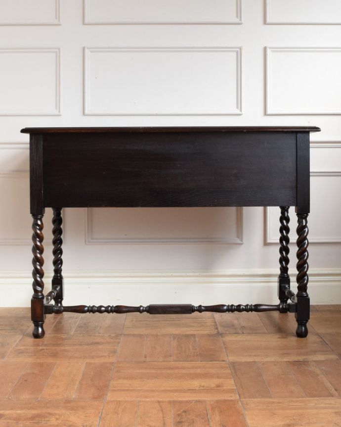 アンティークのデスク・書斎机　アンティーク家具　ライティングテーブル（デスク）　後ろ姿もキレイなんです。(q-2157-f)