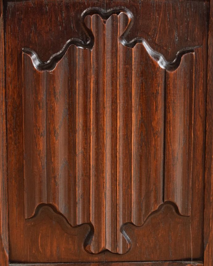 ブランケットボックス・収納ボックス アンティーク家具 コールボックス 繊細で美しい彫刻まだ機械がそんなに発達していない時代に、どうやって彫ったんでしょう・・・見事です。(q-2158-f)