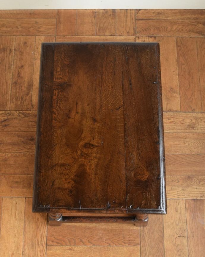 ブランケットボックス・収納ボックス　アンティーク家具　スツール→ブランケットボックスにしました。　天板もピカピカに仕上げました一番目立つ場所だから、修復の時、天板もキレイに仕上げました。(q-2159-f)