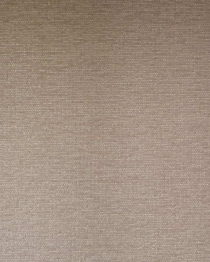 アンティークのキャビネット　アンティーク家具　キャビネット。新しい生地で張り替えましたキャビネットの表情に合わせて新しい背板の生地を選びました。(q-2161-f)