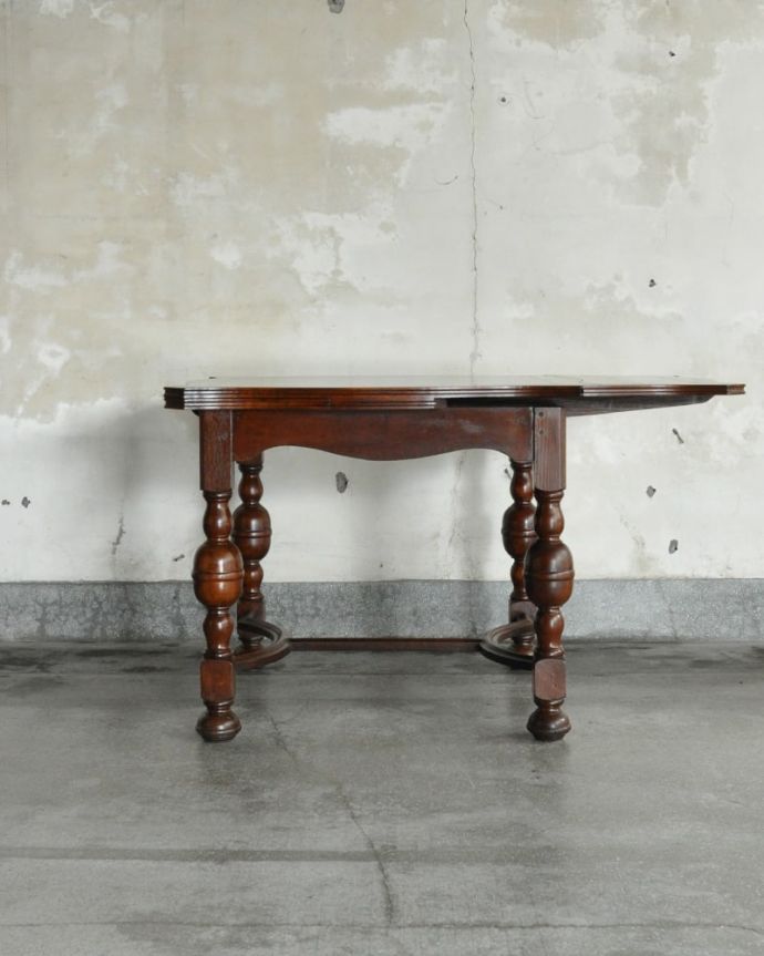 アンティークのテーブル　アンティーク家具　ドローリーフテーブル　片方だけ開いてもOK片方のリーフだけを開くとこんな感じ。(q-2163-f)