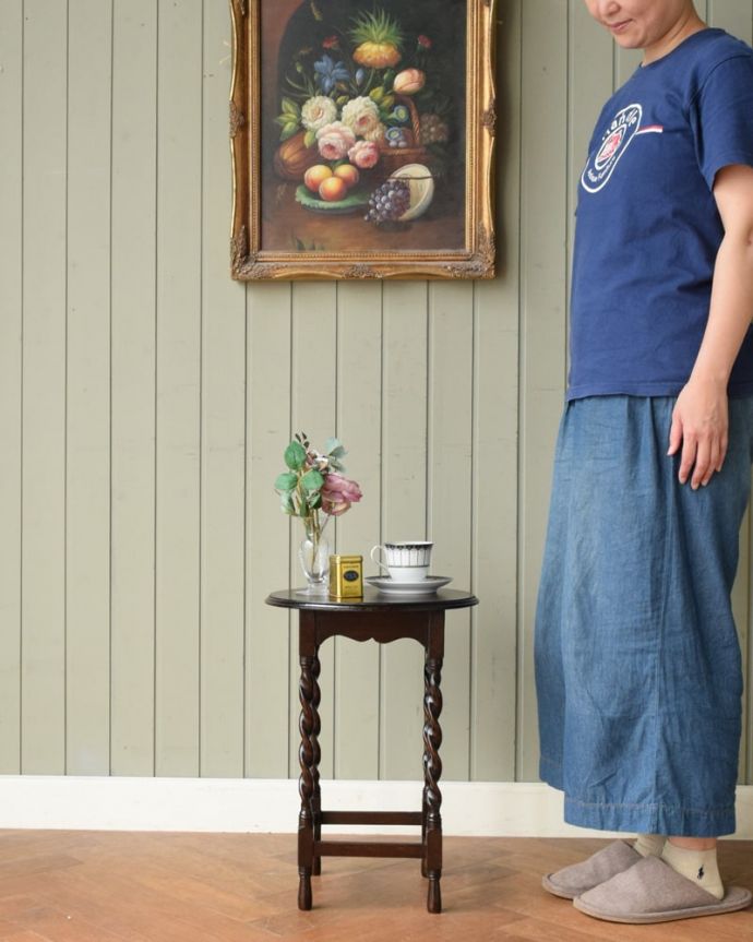 アンティークのテーブル　アンティーク家具　オケージョナルテーブル　便利に使えるコンパクトサイズのテーブル「オケージョナル」とは「便利に使える」と言う意味。(q-2165-f)