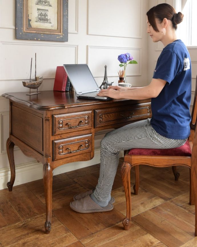 アンティークのデスク・書斎机　アンティーク家具　(フレンチ)ライティングデスク　自分だけのちょっと贅沢な時間ここに座るだけでフランス気分。(q-2168-f)