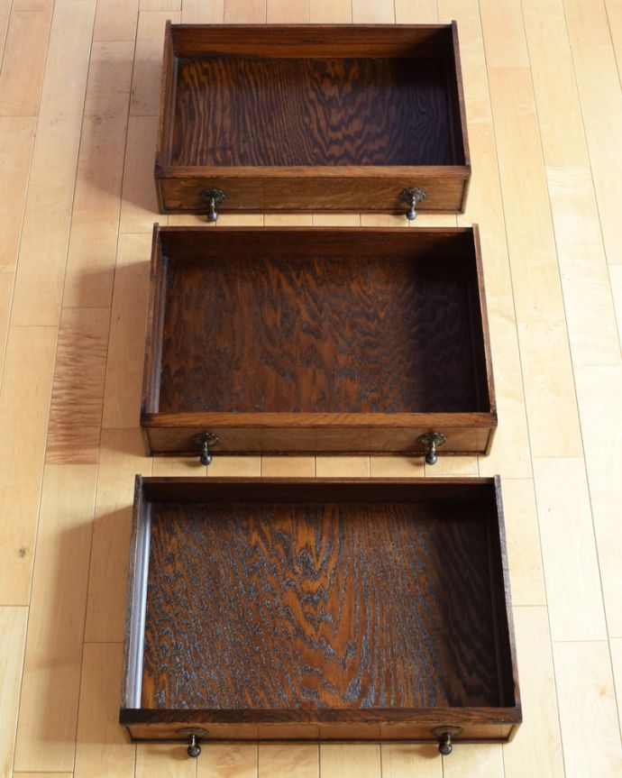 アンティークのチェスト　アンティーク家具　英国のアンティーク家具、扉と引き出しが付いたキャビネットチェスト。キレイに修復しました。(q-2171-f)