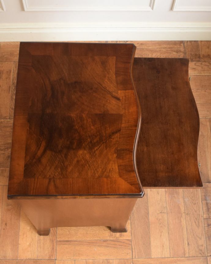 アンティークのチェスト　アンティーク家具　チェスト　ピカピカに仕上げました修復の時、天板もキレイに仕上げました。(q-2176-f)