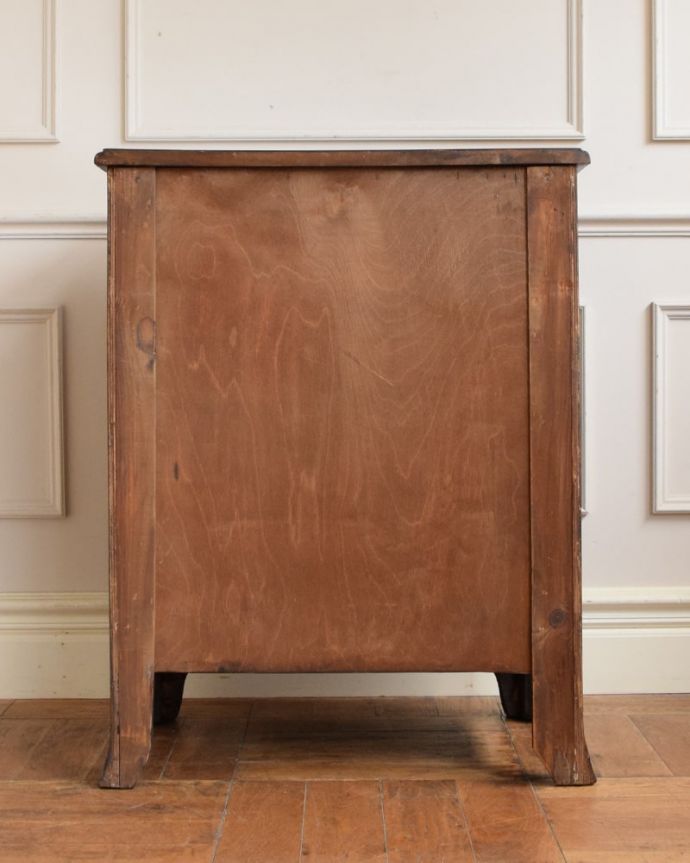 アンティークのチェスト　アンティーク家具　チェスト　後ろ姿も見て下さい。(q-2176-f)