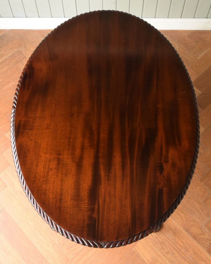 アンティークのテーブル アンティーク家具 ティーテーブル 天板もキレイに修復しましたテーブルの主役はやっぱり天板。(q-2179-f)