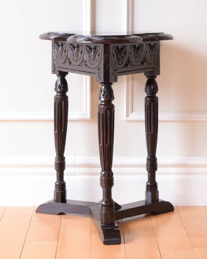 アンティークのテーブル　アンティーク家具　サイドテーブル　しっかり修復しました。(q-2180-f)