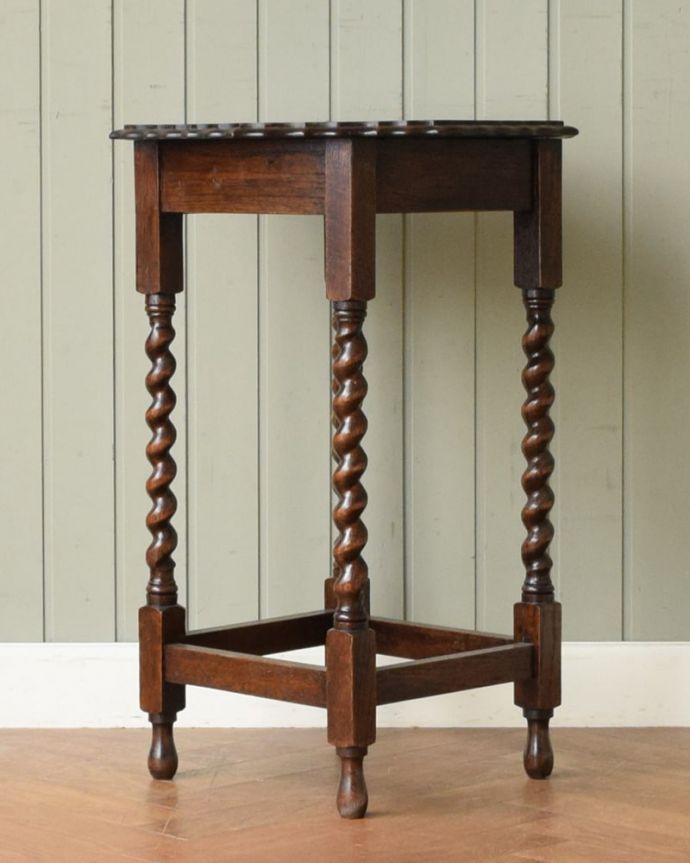 オケージョナルテーブルの側面