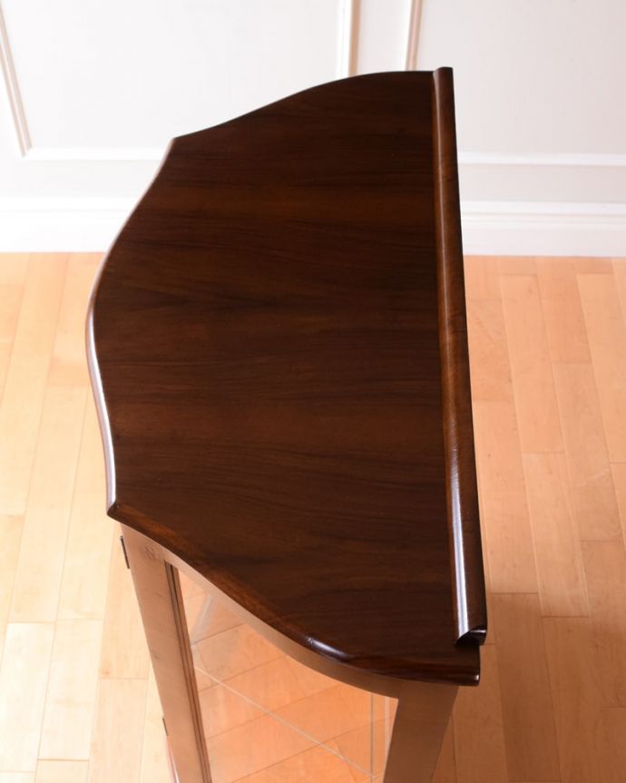 アンティークのキャビネット　アンティーク家具　キャビネット　こんな形をしたキャビネットです。(q-2186-f)