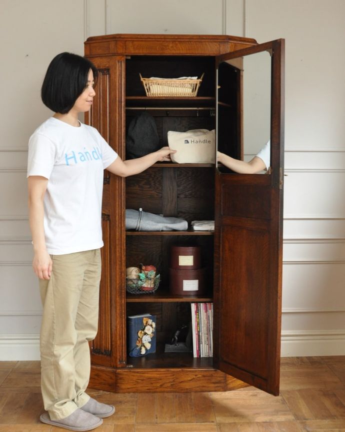 アンティーク家具らしさが漂うワードローブ