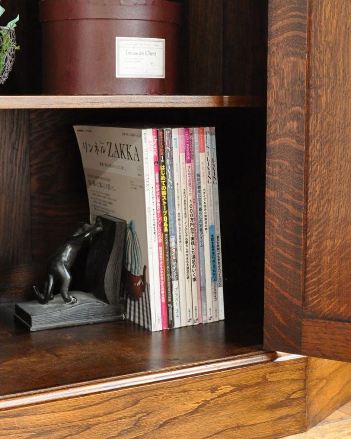 収納たっぷりのキャビネット