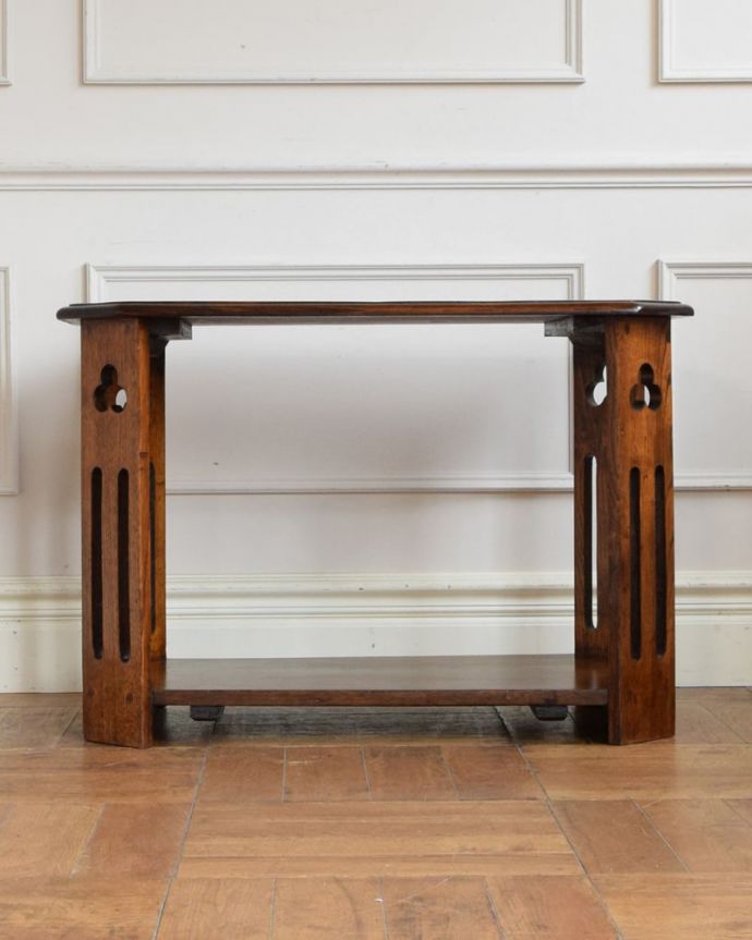 アンティークのテーブル　アンティーク家具　コーヒーテーブル　クルッと回転。(q-2188-f)