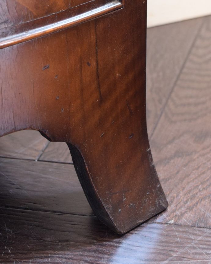 アンティーク家具の脚