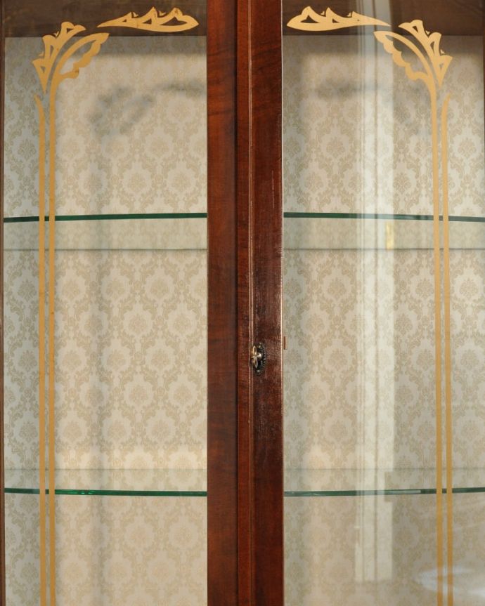 ガラス扉にある装飾