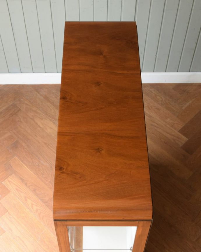 アンティークのキャビネット　アンティーク家具　キャビネット　こんな形のキャビネットです。(q-2194-f)