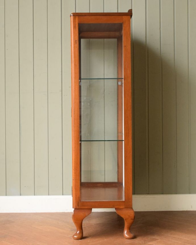 キャビネットの側面