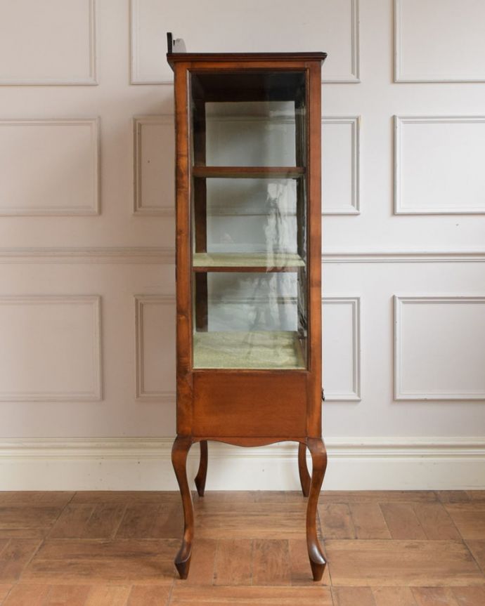 アンティークのキャビネット　アンティーク家具　キャビネット　横から見てもステキ横から見るとこんな感じ。(q-2196-f)