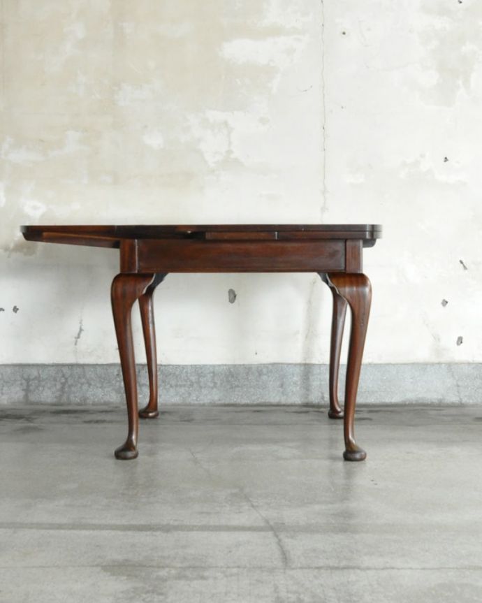 アンティークのテーブル　アンティーク家具　ドローリーフテーブル　片方だけ開いてもOK片方のリーフだけを開くとこんな感じ。(q-2199-f)