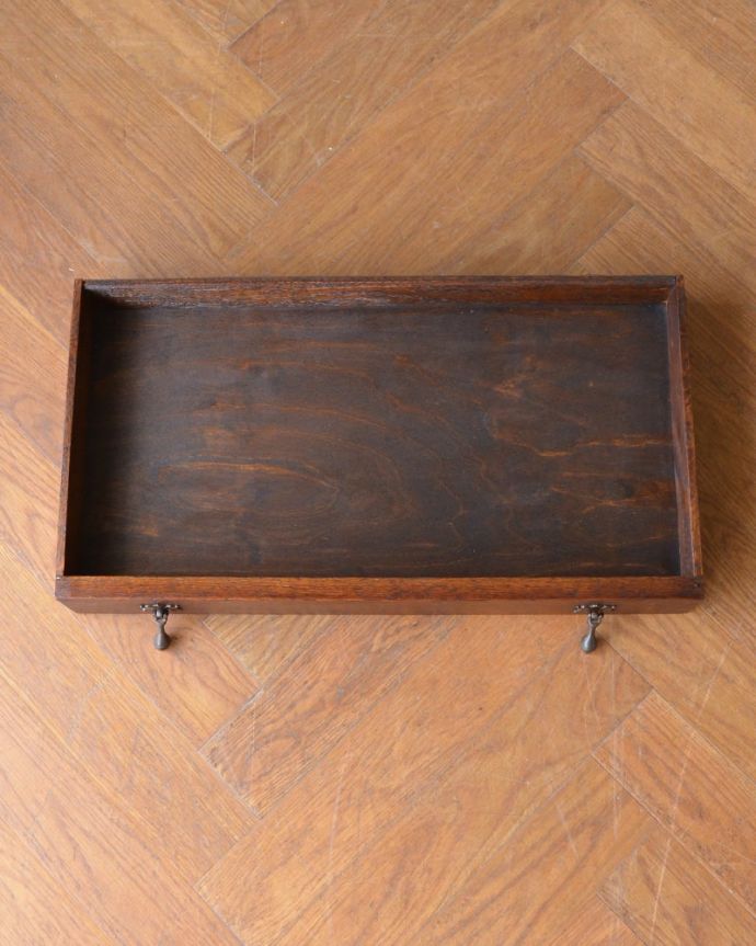 アンティークのテーブル　アンティーク家具　ホールテーブル　引き出しの中もキレイですちょっとした引き出しはとっても便利に使えます。(q-2200-f)