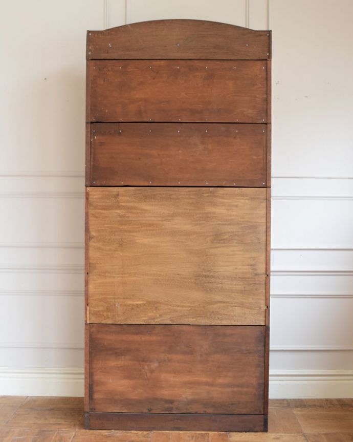 アンティークのキャビネット　アンティーク家具　ビューローブックケース　後ろ姿もキレイです。(q-2208-f)