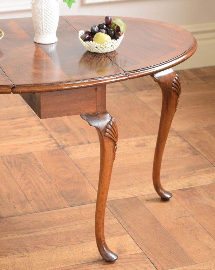 アンティークのテーブル　アンティーク家具　ゲートレッグテーブル　自慢はやっぱりゲート（門）のような脚まるでゲート（門）が開くような脚の形から名前が付けられたゲートレッグテーブル。(q-2210-f)