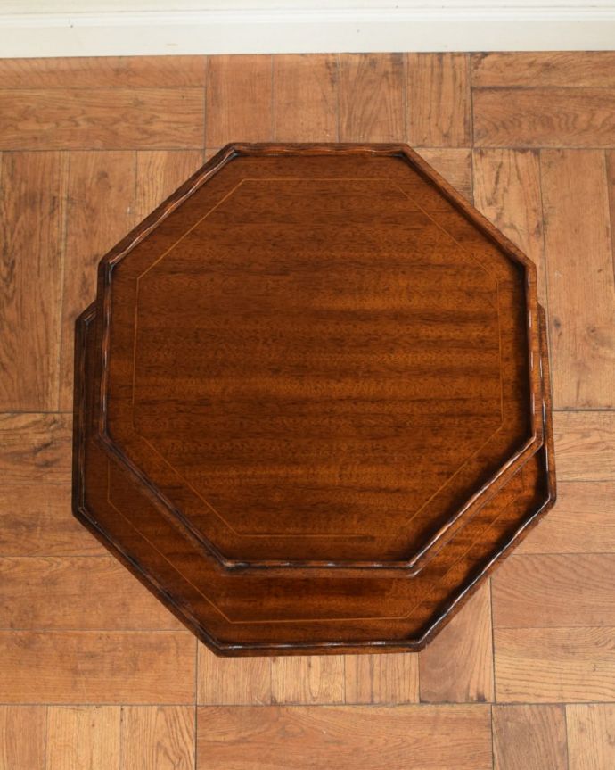 アンティークのテーブルの天板