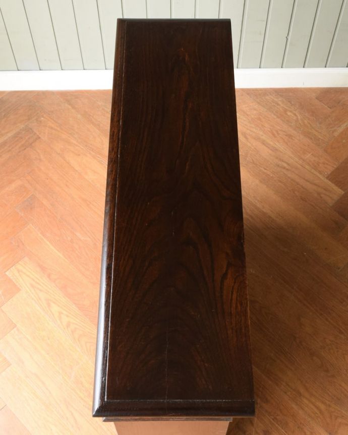 アンティークのキャビネット アンティーク家具 ブックシェルフ 天板もピカピカです。(q-2214-f)