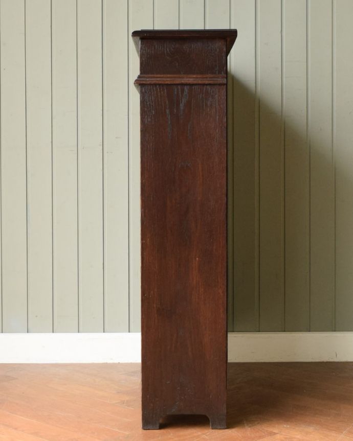 アンティークのキャビネット アンティーク家具 ブックシェルフ 横から見てもステキしっかり修復したので、横顔だって美しいんです。(q-2214-f)