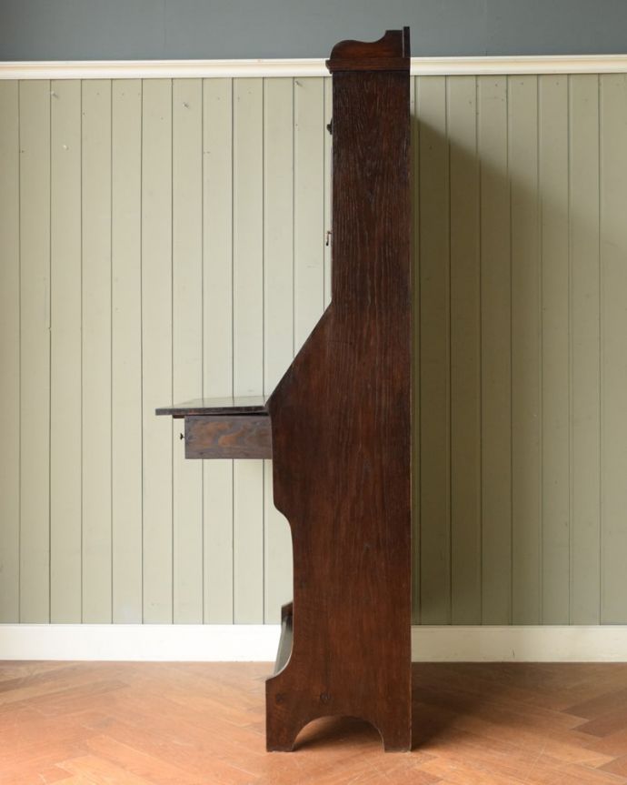 ビューロー　アンティーク家具　ビューローブックケース　横から見た姿もステキ横から見てみるとこんな感じです。(q-2215-f)