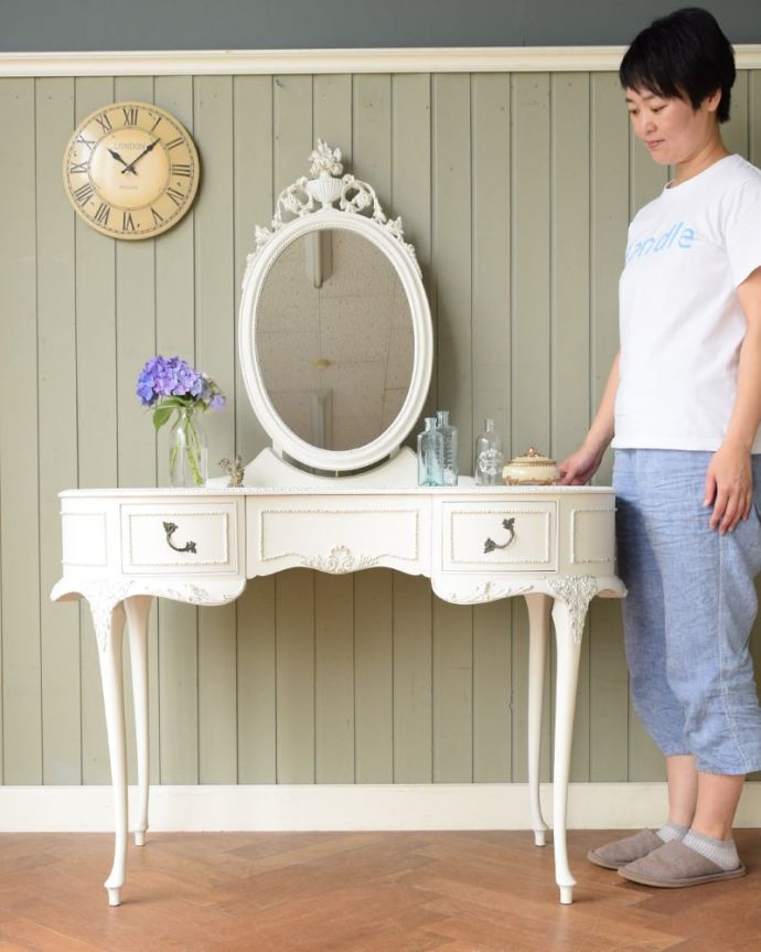 アンティークのドレッサー アンティーク家具 (ホワイトペイント)ドレッシングテーブル いつでもお姫様気分。(q-2218-f)