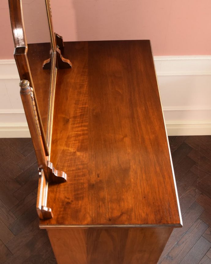 アンティークのドレッサー　アンティーク家具　ドレッシングチェスト　上から見るとこんな感じです。(q-2225-f)