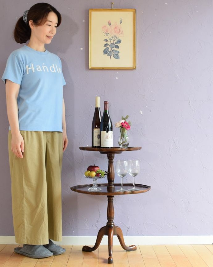 アンティークのテーブル アンティーク家具 ダムウェイターテーブル アンティークらしい家具ダムウェイターそもそもお茶会でウェイターの代わりに使われていたダムウェイター。(q-2227-f)